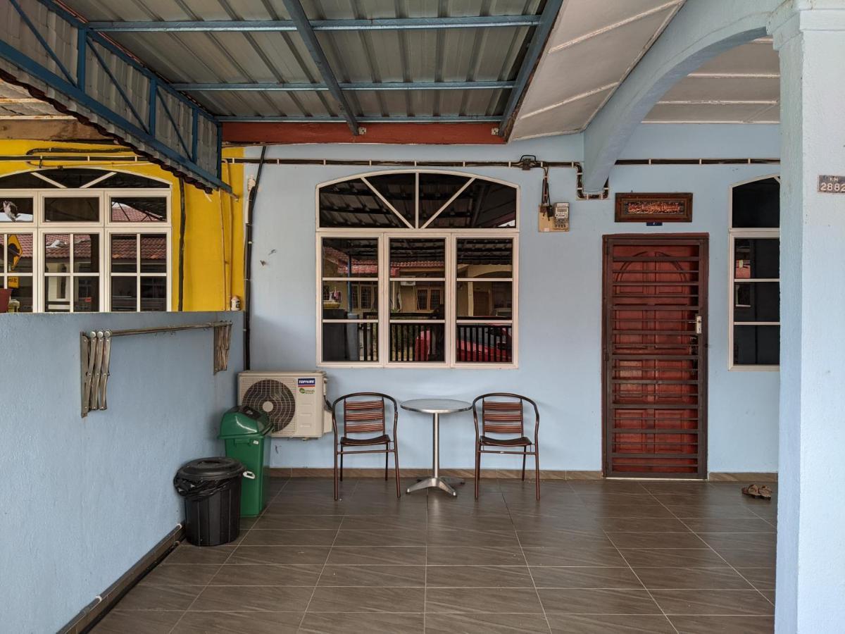 Kampong Kelemak Aryani Homestay חדר תמונה