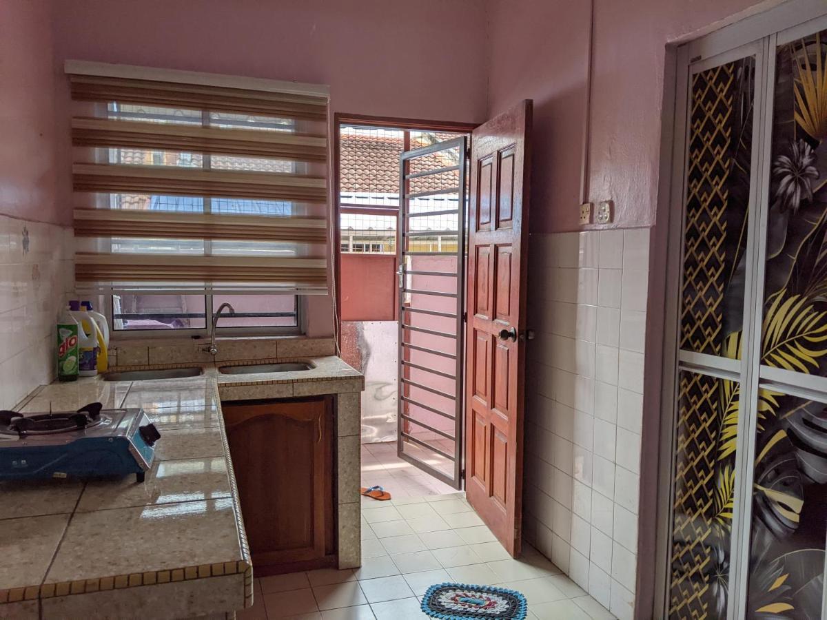 Kampong Kelemak Aryani Homestay חדר תמונה